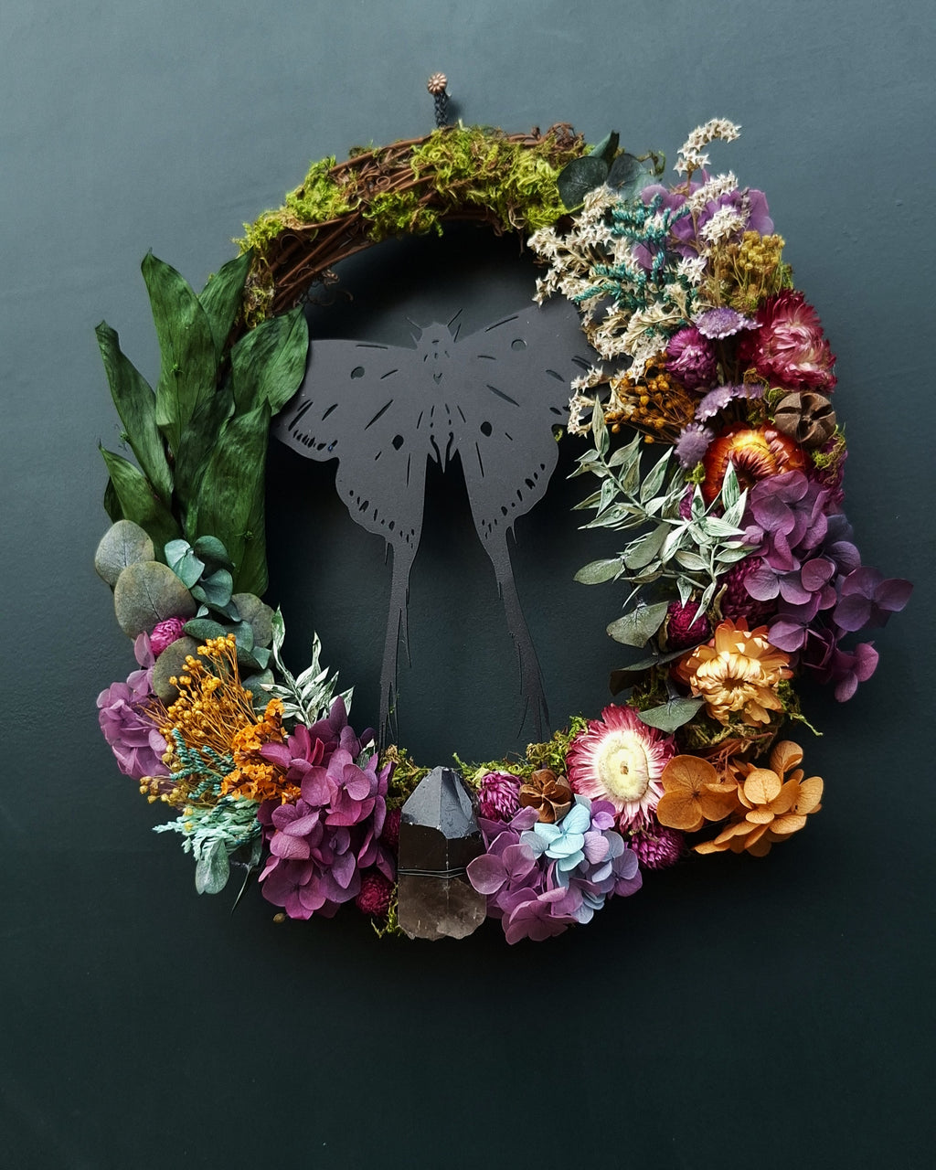 Corona Vuelo entre Flores