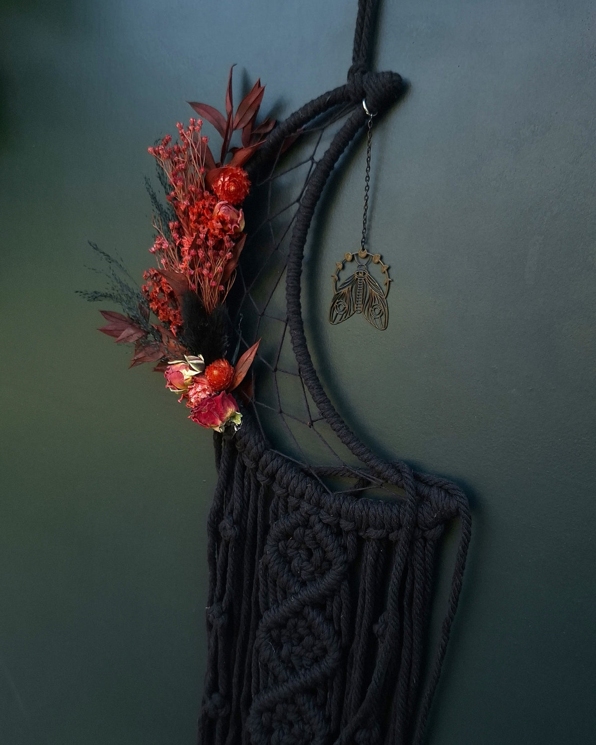 Luna Macramé Negro y Rojo